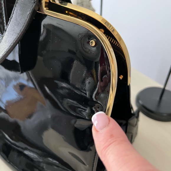Yves Saint Laurent patent leather Uptown handbag - Picture 7 of 13